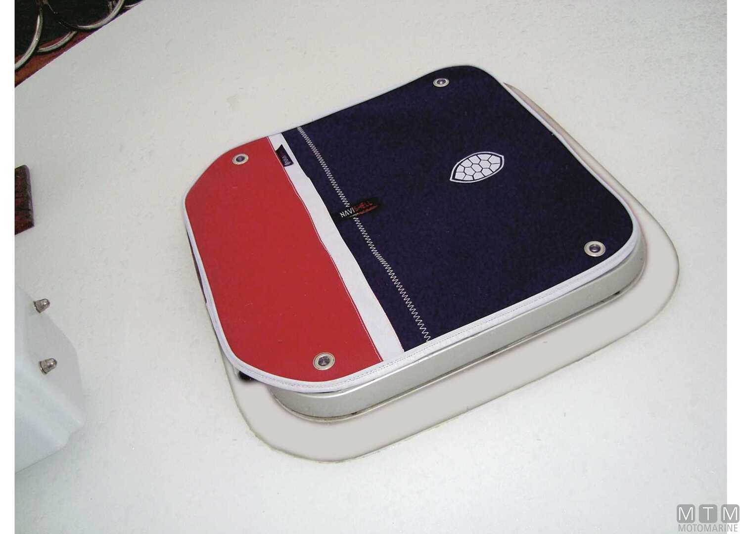 Image Copriosteriggio Navishell 50x37cm Blu