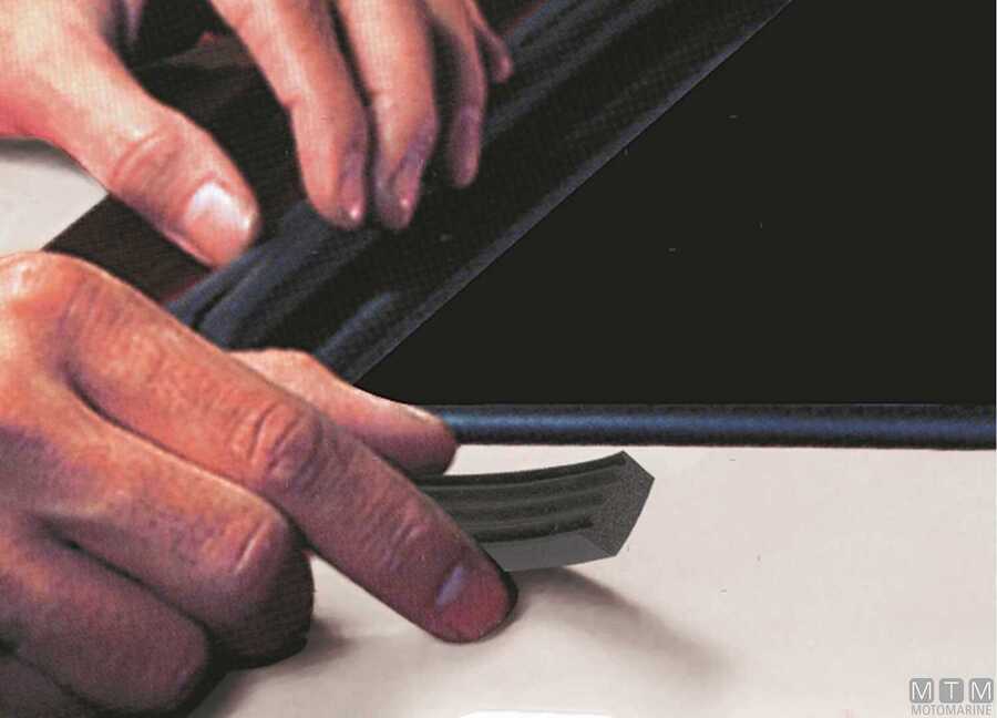 Guarnizione Trim-Lok Ribbed Rubber Seal Black-img3835110_4.jpg