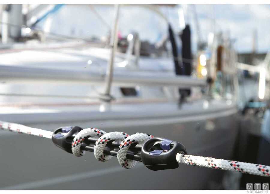 Ammortizzatore Ormeggio in Gomma Unimer U Cleat-img3137021_.jpg