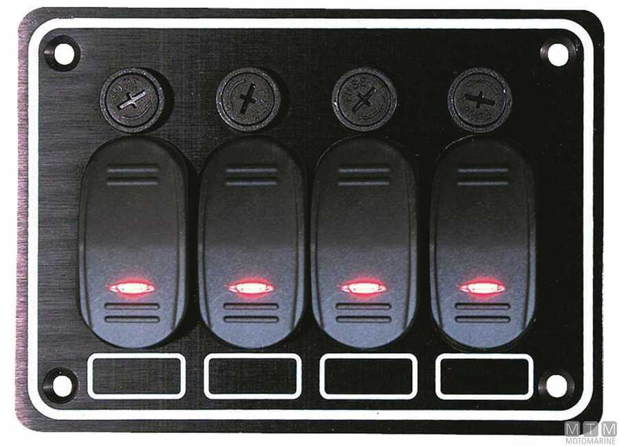 Pannello Contour con Interruttori Basculanti e Fusibili-img2102621_1.jpg