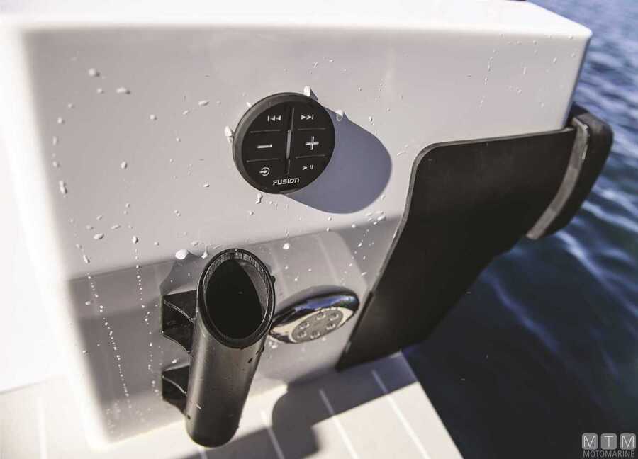 Fusion MS-ARX70 Remote Control-img5640694_.jpg