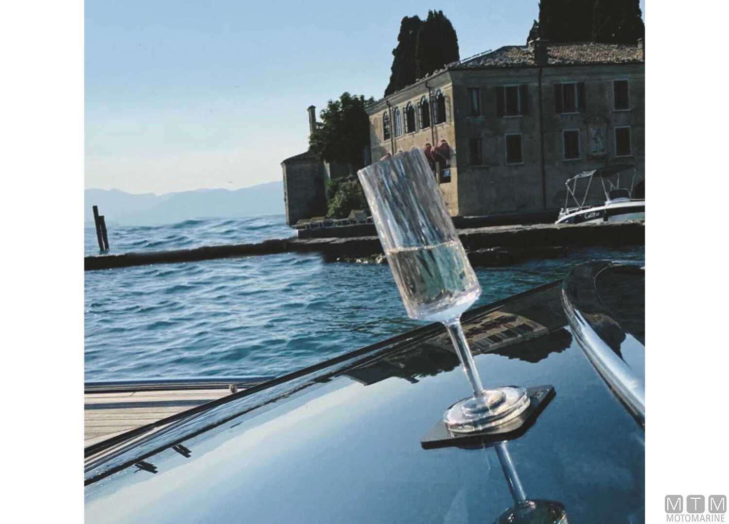 Set 2 Magnetic Pl Champagne Glasses Silwy-img5802641_.jpg