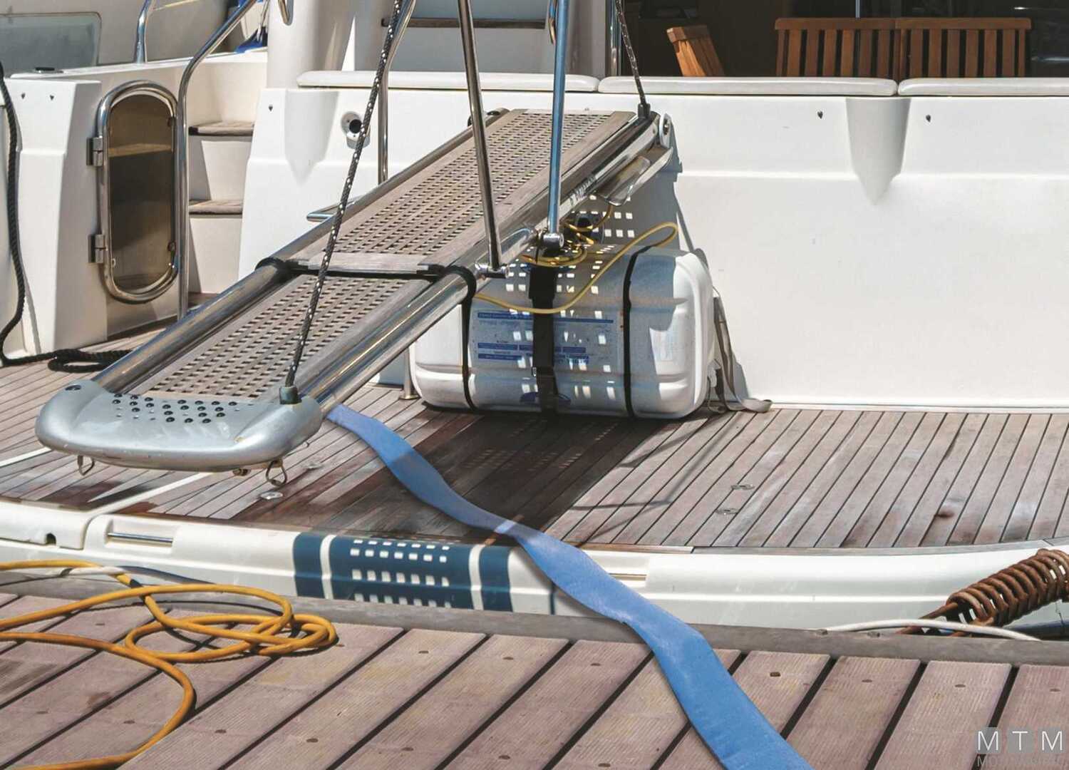 Tubo Acqua Fitt Calpestabile Piatto Ø25mm 50m-img140302550_.jpg