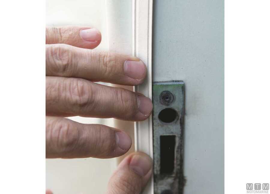 Guarnizione Trim-Lok Flat Rubber Seal White-img3835124_3.jpg