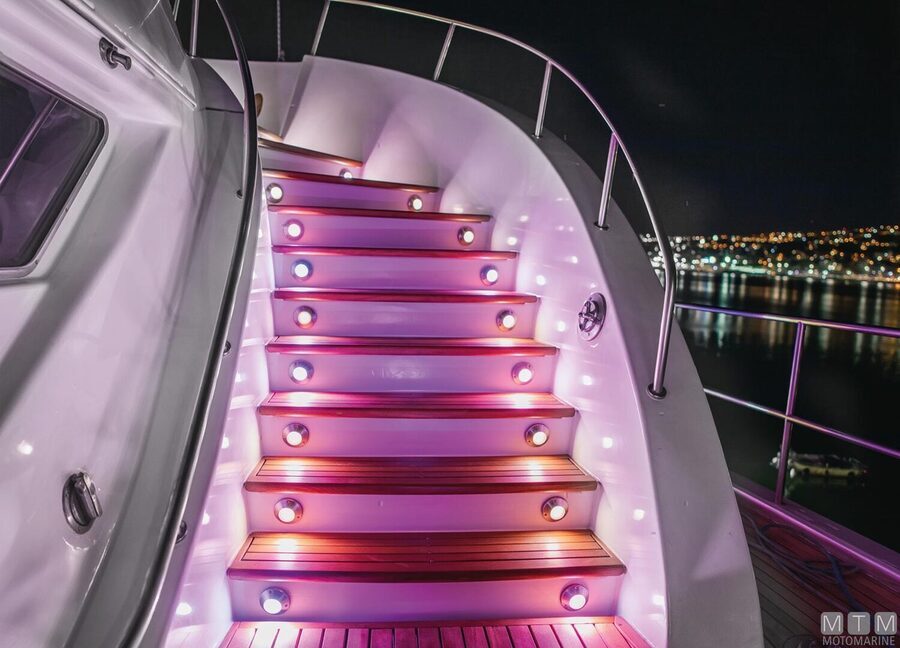 Astel RGB Arcus Inox Lux Courtesy Light-img2148820_7.jpg