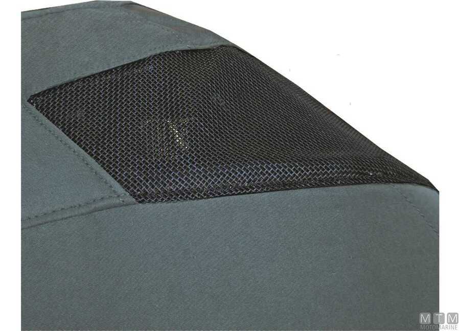 Oceansouth Vented Outboard Motor Covers for Yamaha Engines-img3270610_2.jpg